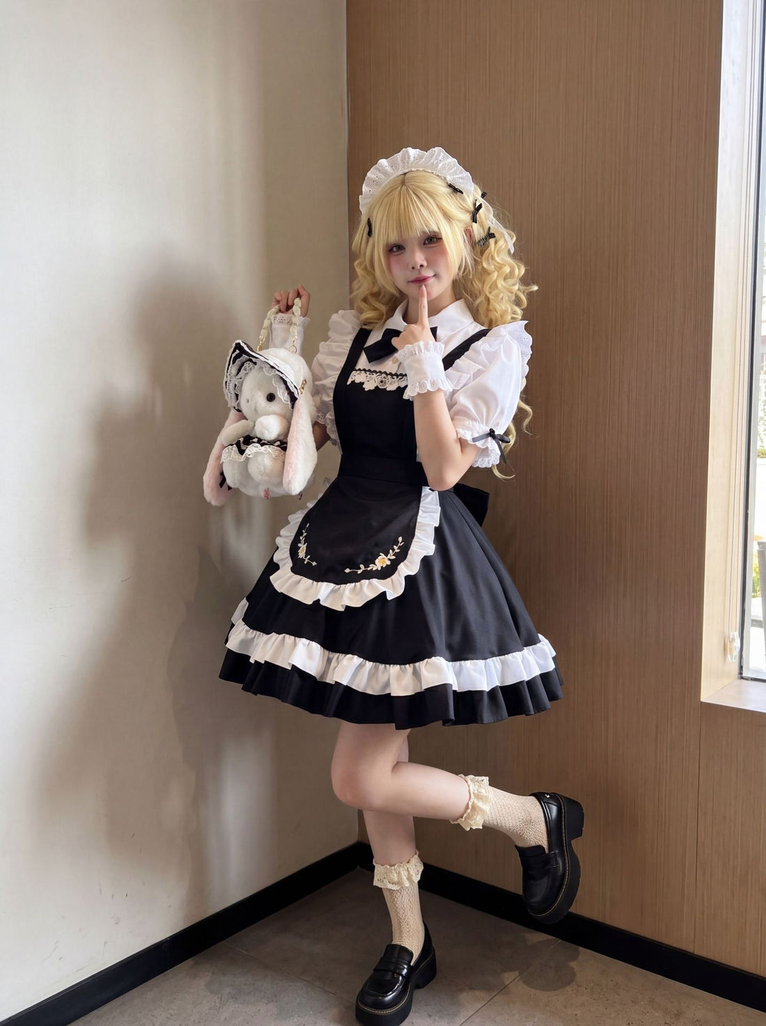 Daisy Manor Embroidery Maid Outfit Cosplay Lolita Ruffle Dress