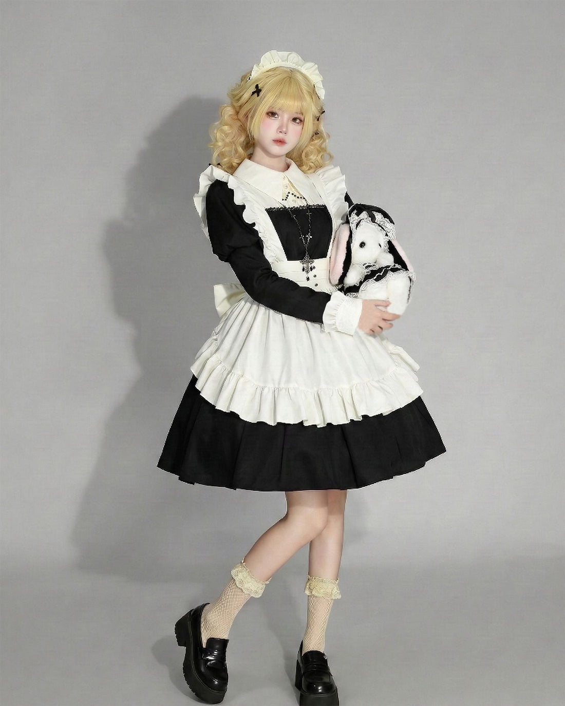Akihabara Black White Traditional Maid Outfit Lolita Cosplay Dress