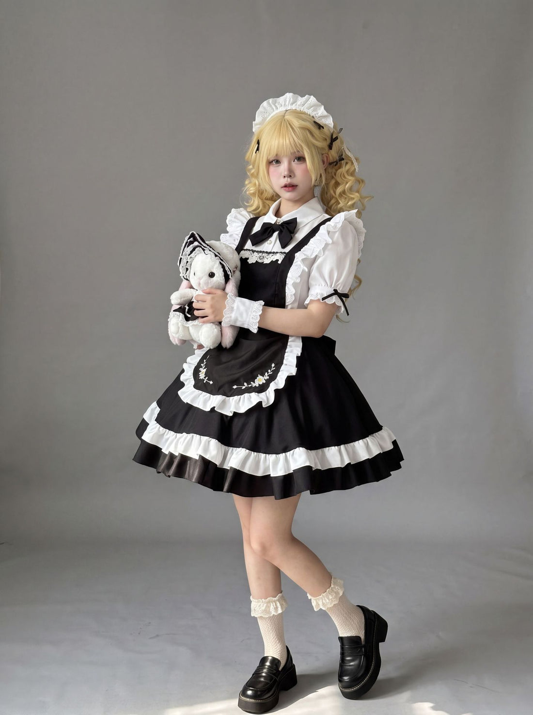 Daisy Manor Embroidery Maid Outfit Cosplay Lolita Ruffle Dress