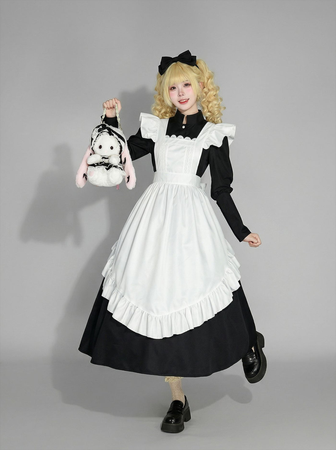 Black and White British Long Maid Outfit Lolita Dress Cosplay