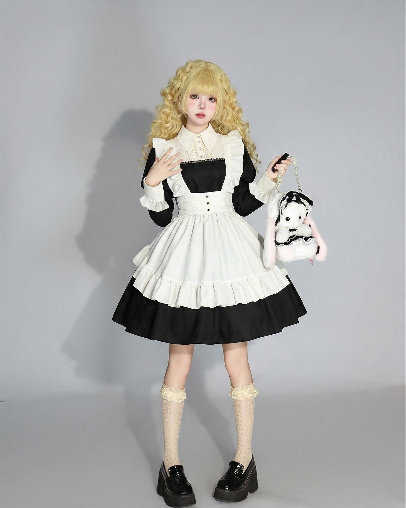 Akihabara Black White Traditional Maid Outfit Lolita Cosplay Dress