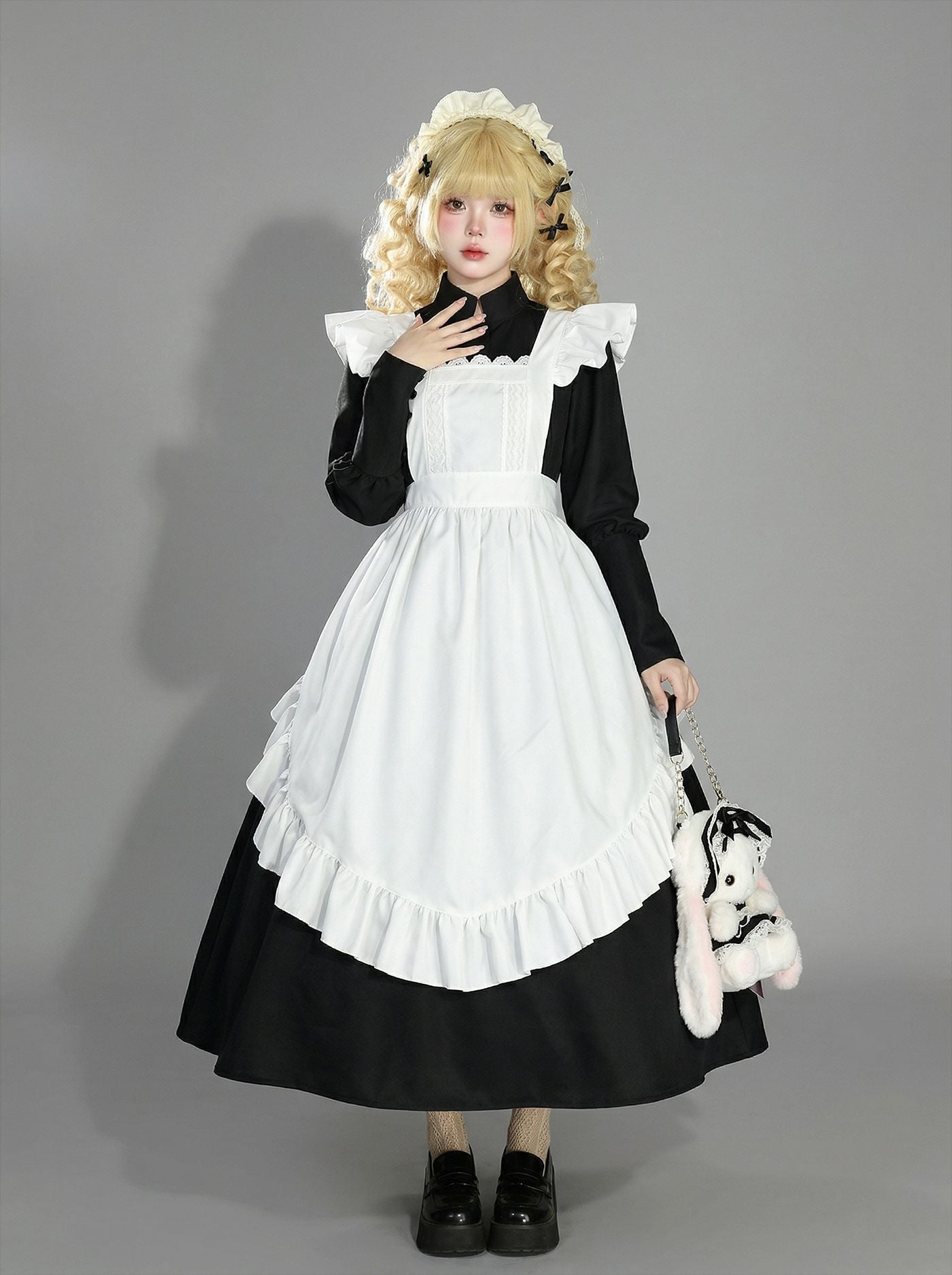 Black and White British Long Maid Outfit Lolita Dress Cosplay
