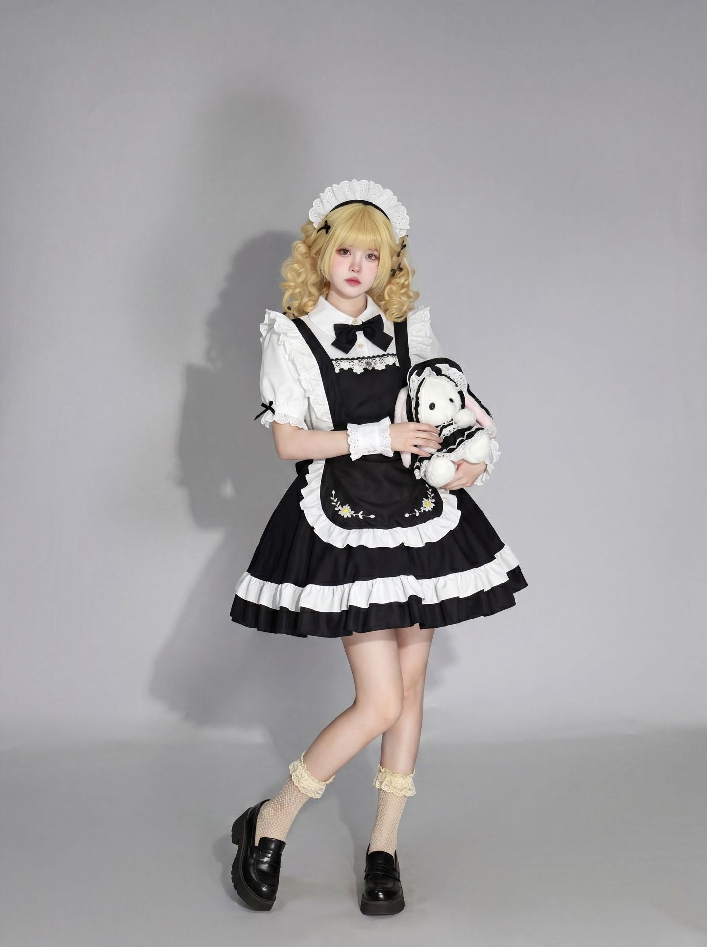 Daisy Manor Embroidery Maid Outfit Cosplay Lolita Ruffle Dress
