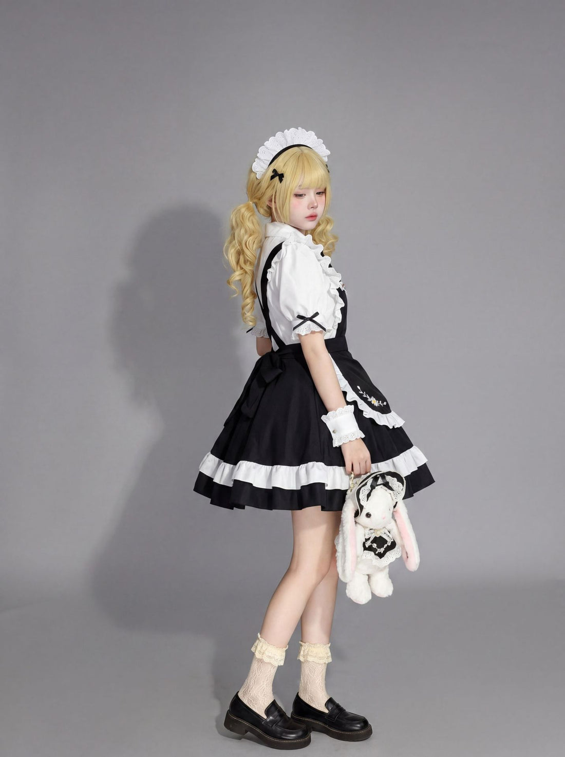 Daisy Manor Embroidery Maid Outfit Cosplay Lolita Ruffle Dress