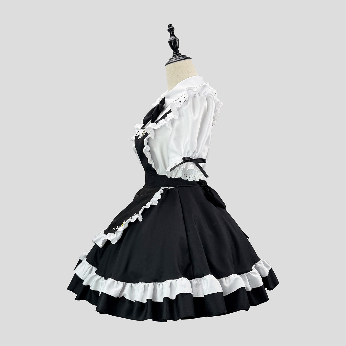 Daisy Manor Embroidery Maid Outfit Cosplay Lolita Ruffle Dress